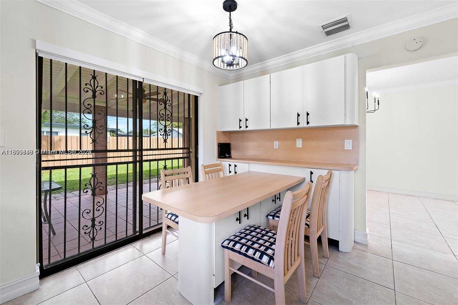 Small Image of 9835 SOUTH WEST 76TH ST, Miami Number 16
