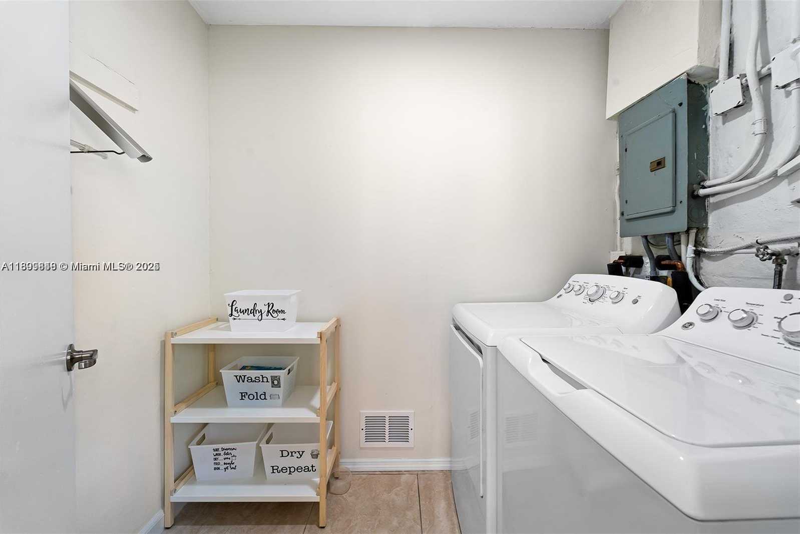 Small Image of 9835 SOUTH WEST 76TH ST, Miami Number 19