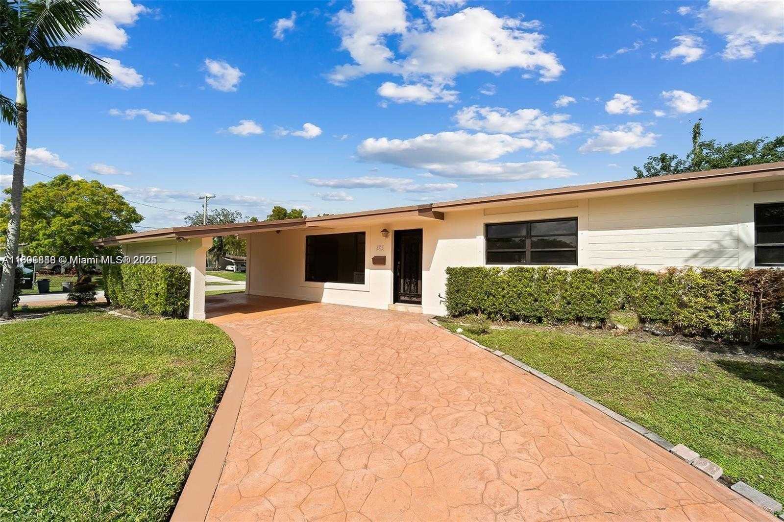 Small Image of 9835 SOUTH WEST 76TH ST, Miami Number 2