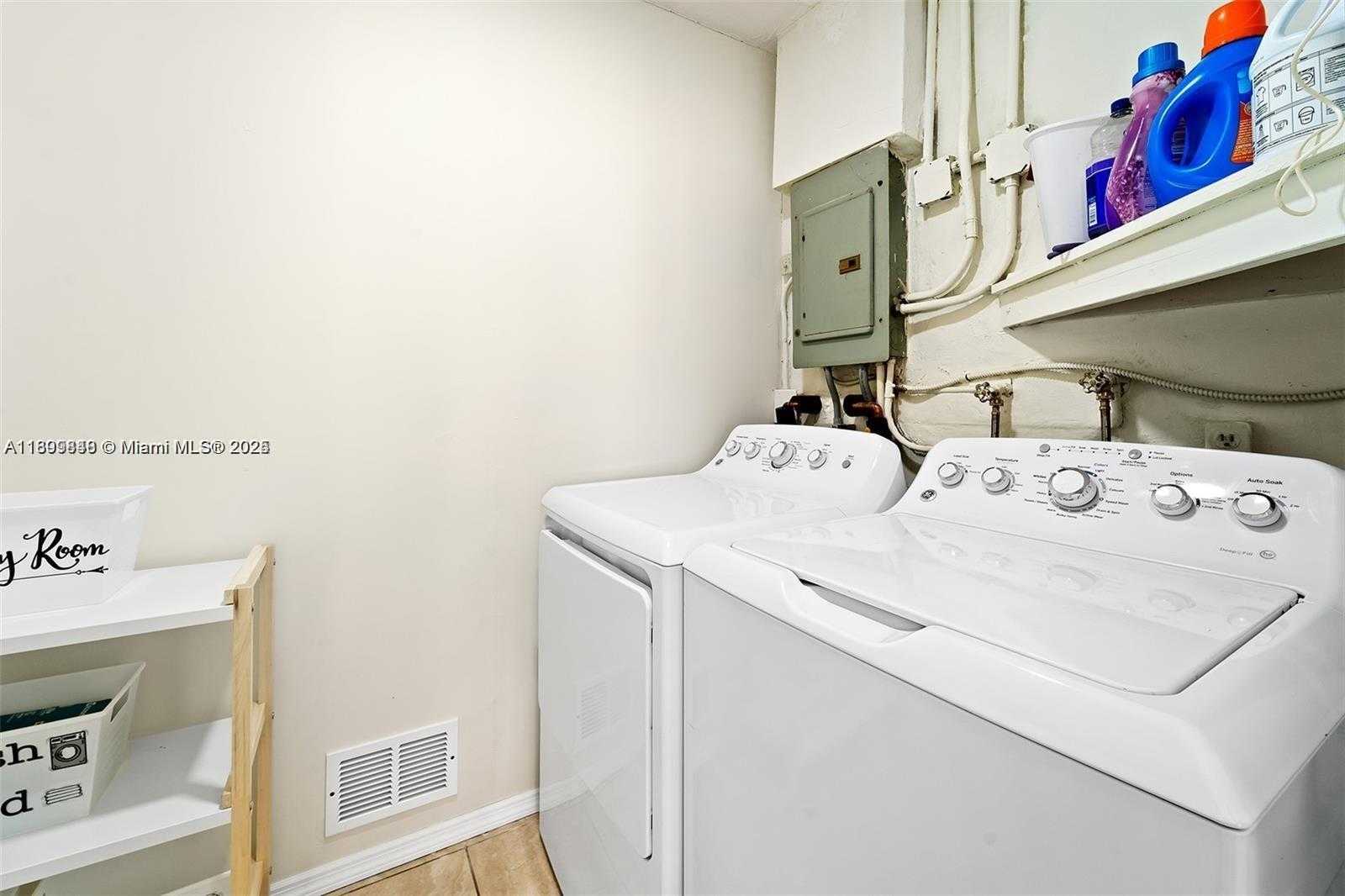 Small Image of 9835 SOUTH WEST 76TH ST, Miami Number 20