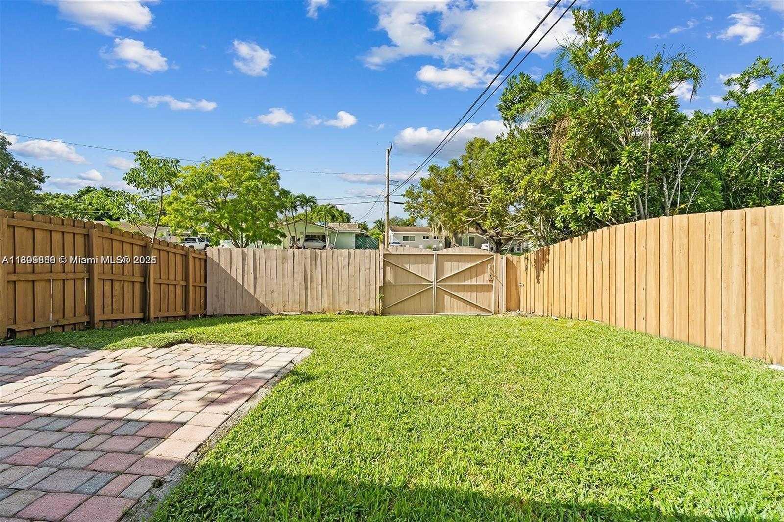 Small Image of 9835 SOUTH WEST 76TH ST, Miami Number 24