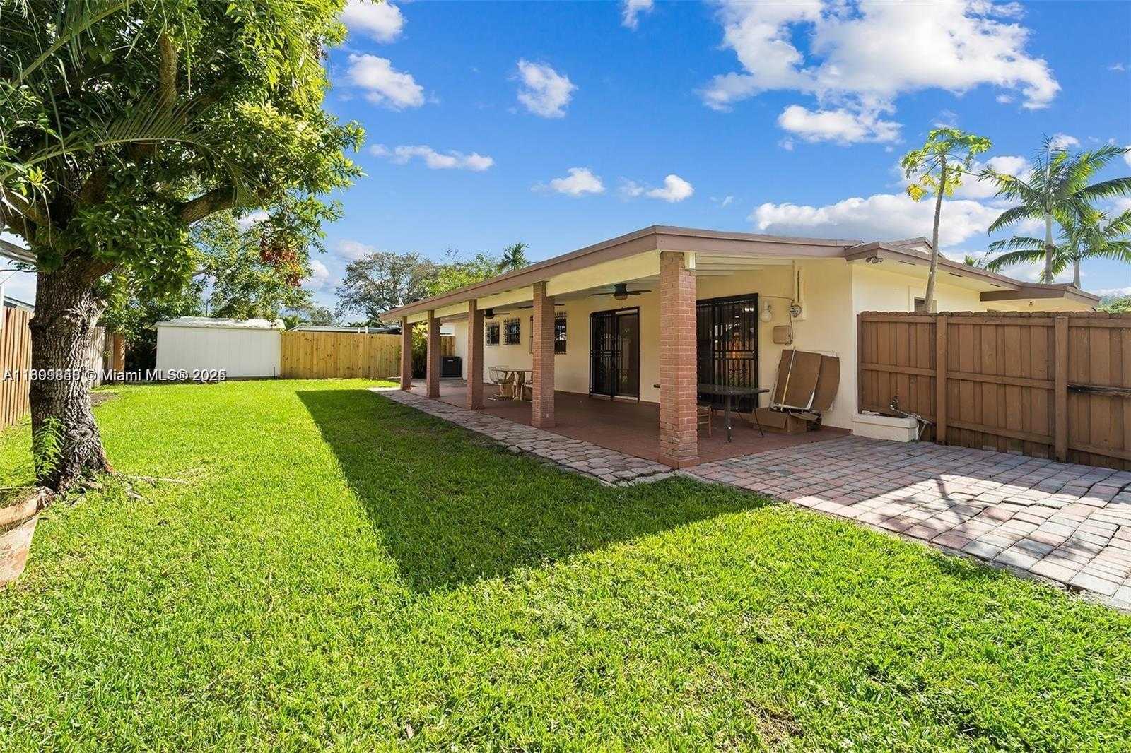 Small Image of 9835 SOUTH WEST 76TH ST, Miami Number 26