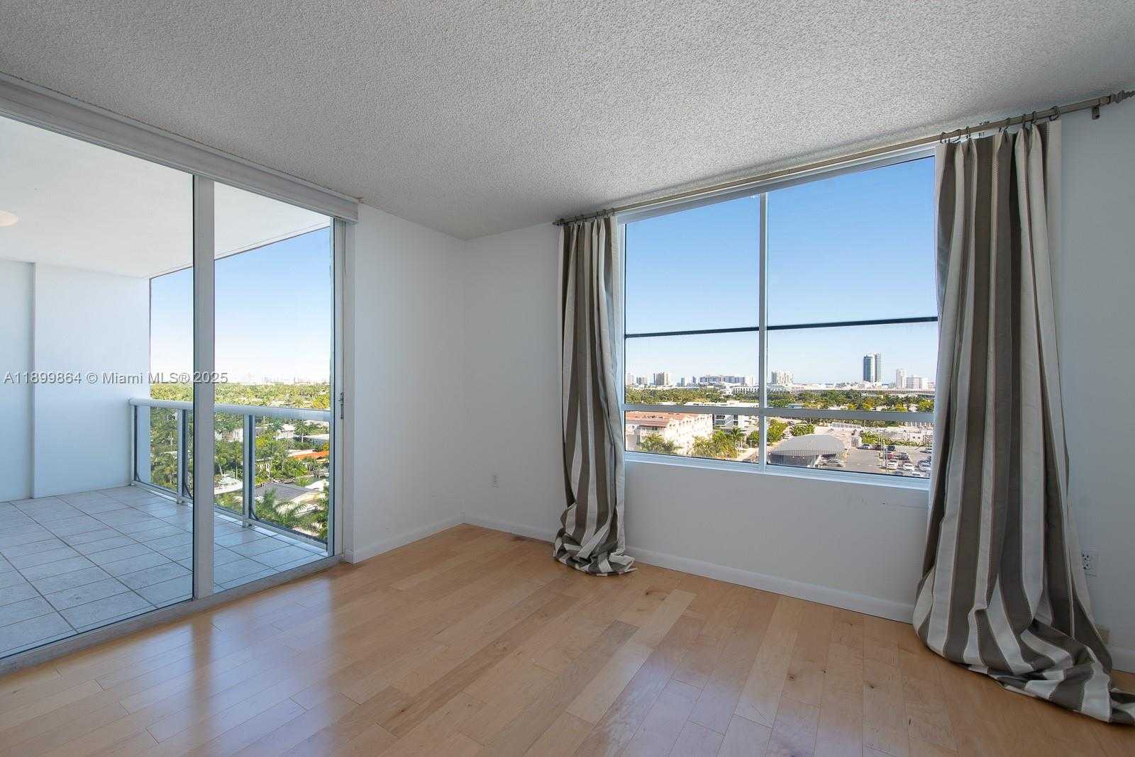 Small Image of 1900 SUNSET HARBOUR DR #1205/07, Miami Beach Number 10