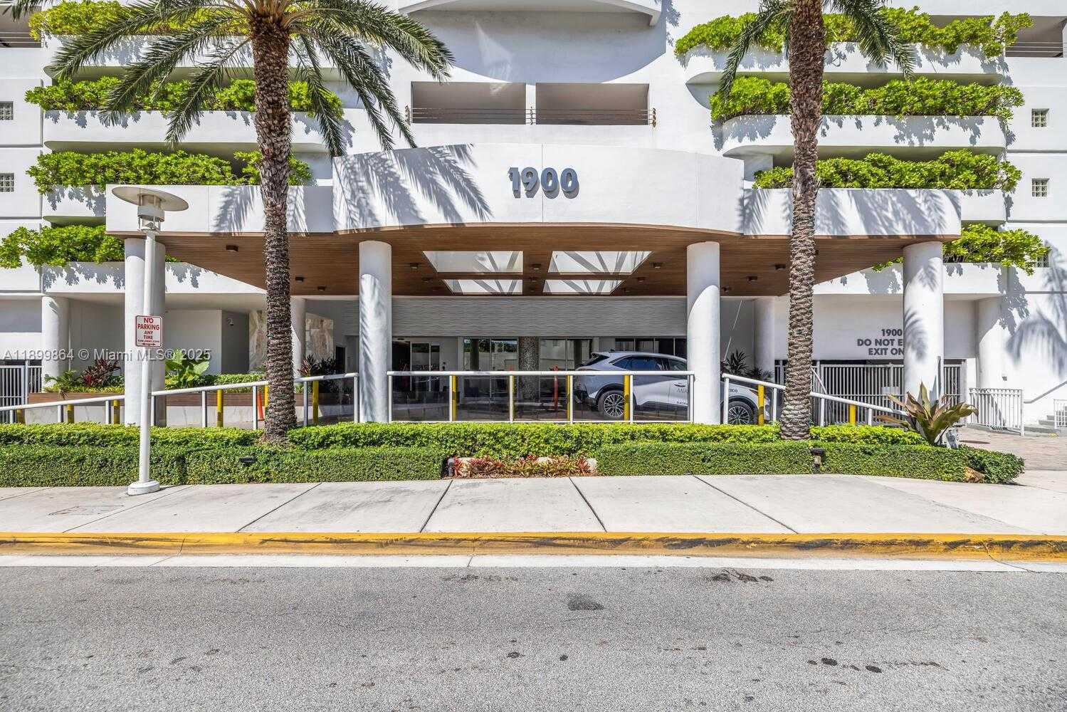 Small Image of 1900 SUNSET HARBOUR DR #1205/07, Miami Beach Number 21