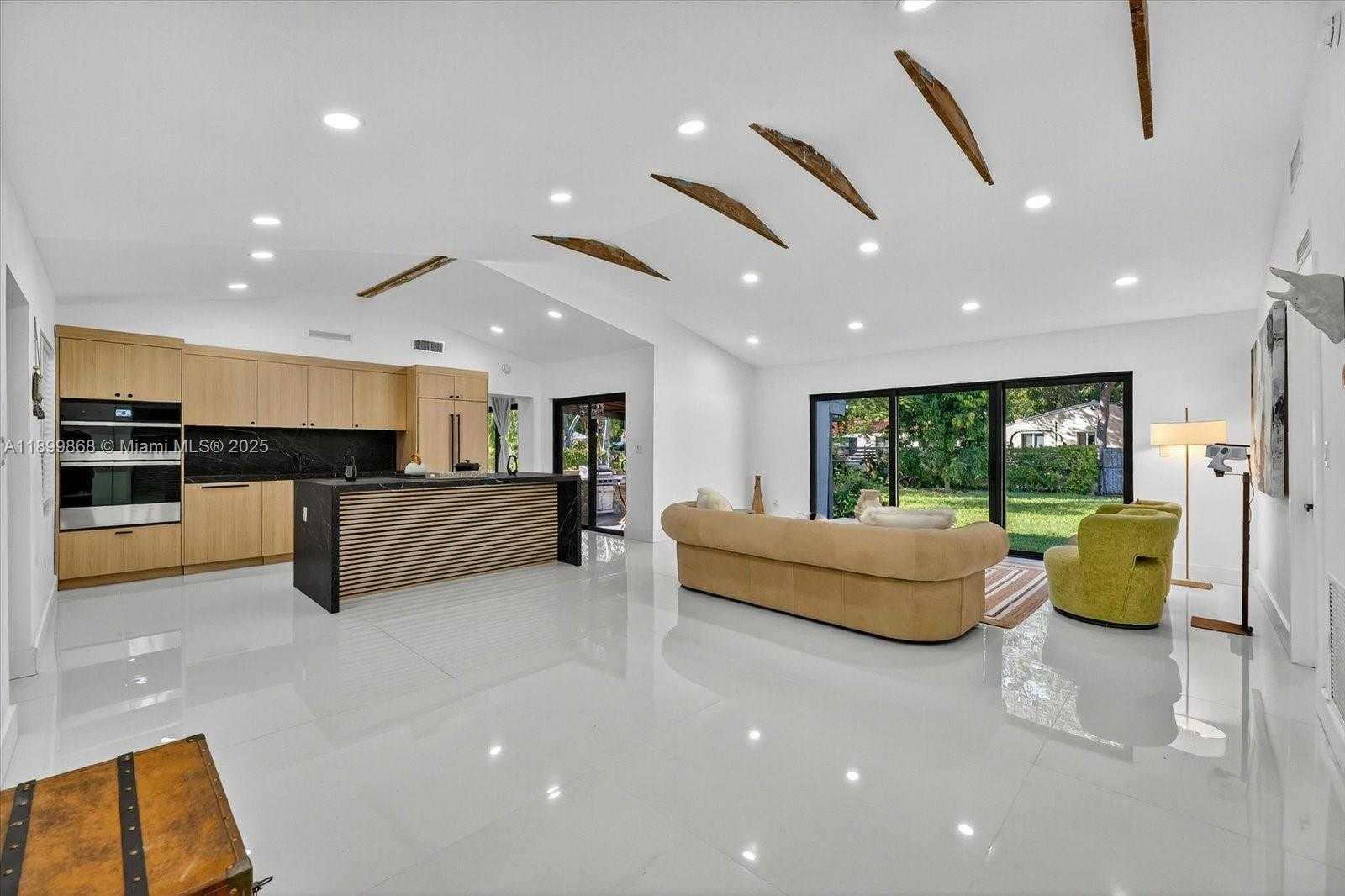 Small Image of 125 NORTH EAST 107TH ST, Miami Shores Number 6