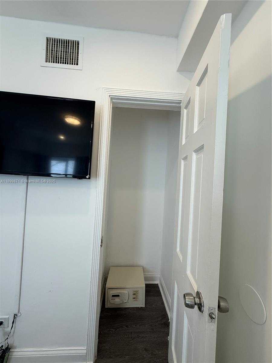Small Image of 1538 JEFFERSON AVE #5, Miami Beach Number 12