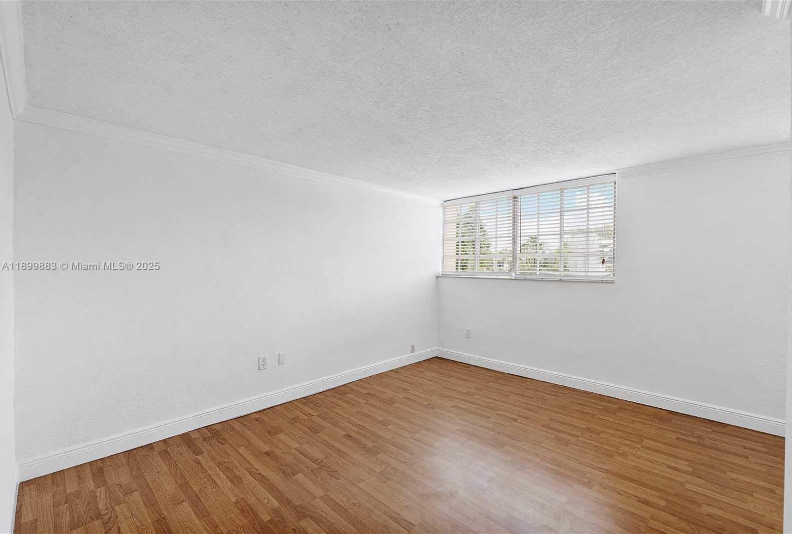 Small Image of 300 MADEIRA AVE #201, Coral Gables Number 11