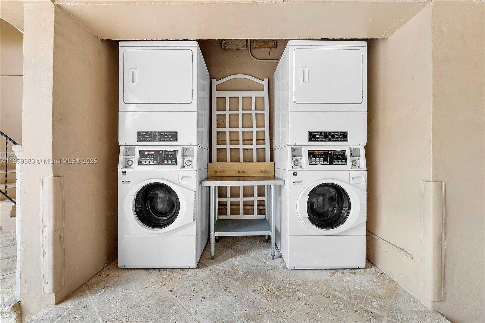 Small Image of 300 MADEIRA AVE #201, Coral Gables Number 13