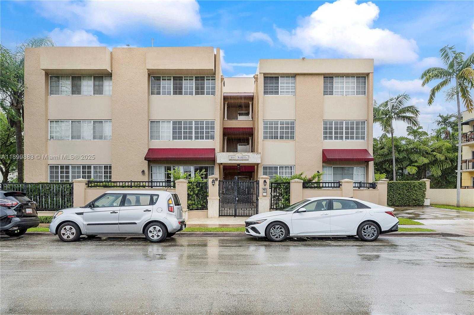 Small Image of 300 MADEIRA AVE #201, Coral Gables Number 2