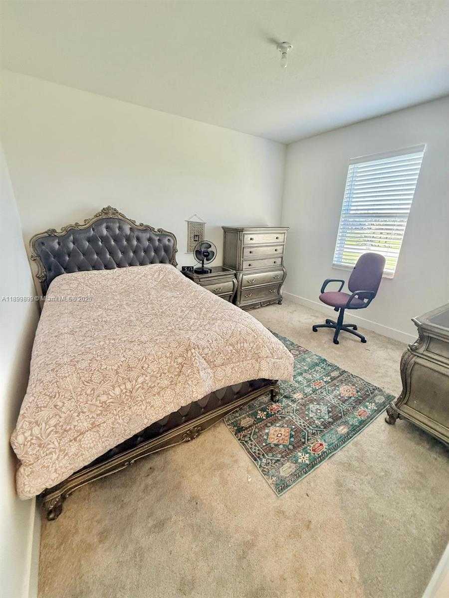 Small Image of 12220 SOUTH WEST 44TH CT, Davie Number 13
