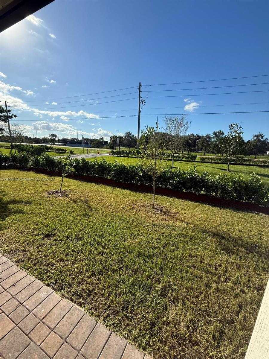 Small Image of 12220 SOUTH WEST 44TH CT, Davie Number 17