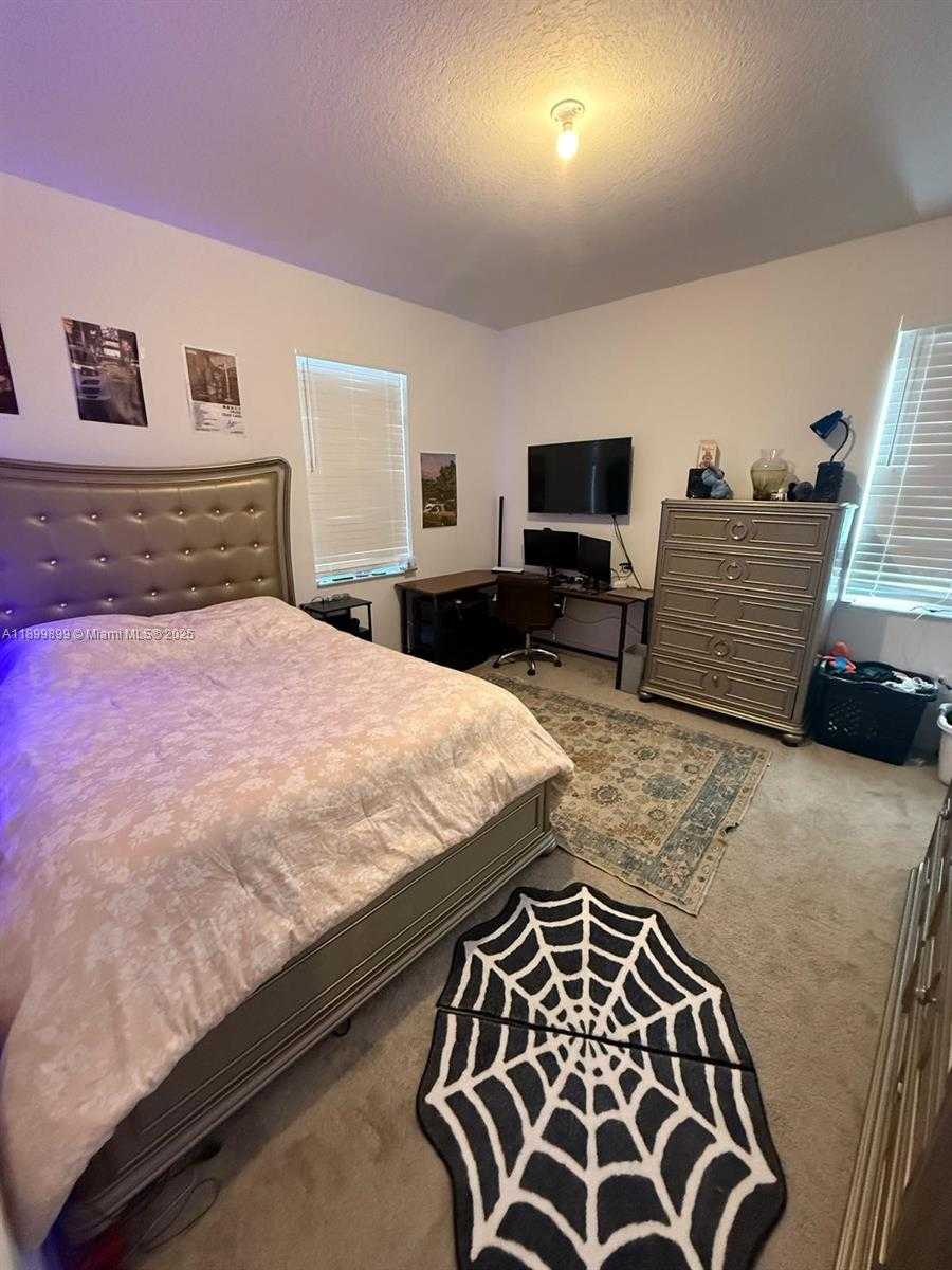 Small Image of 12220 SOUTH WEST 44TH CT, Davie Number 9