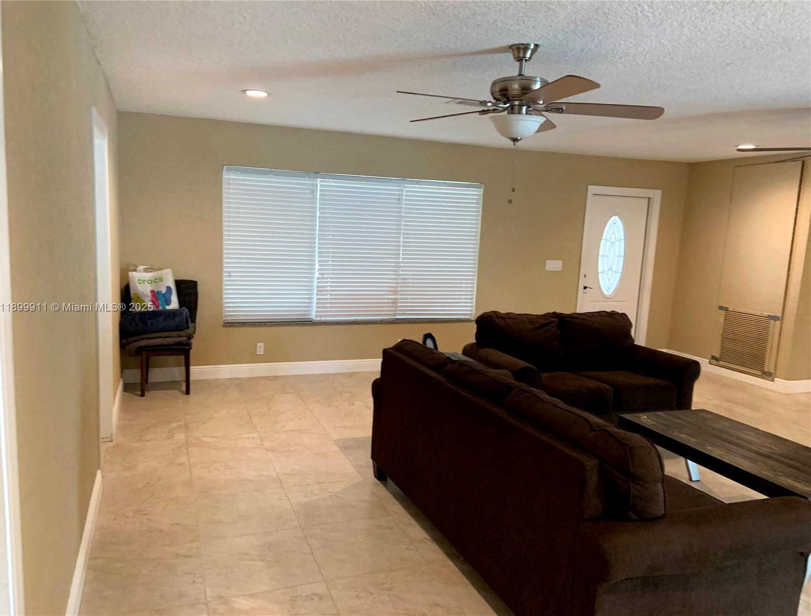 Small Image of 6407 SOUTH WEST 5TH ST, Pembroke Pines Number 10