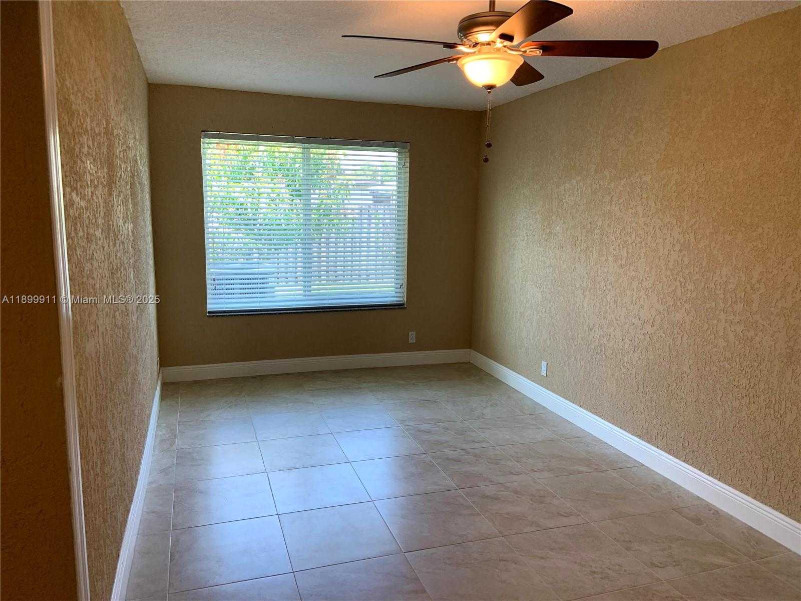 Small Image of 6407 SOUTH WEST 5TH ST, Pembroke Pines Number 13