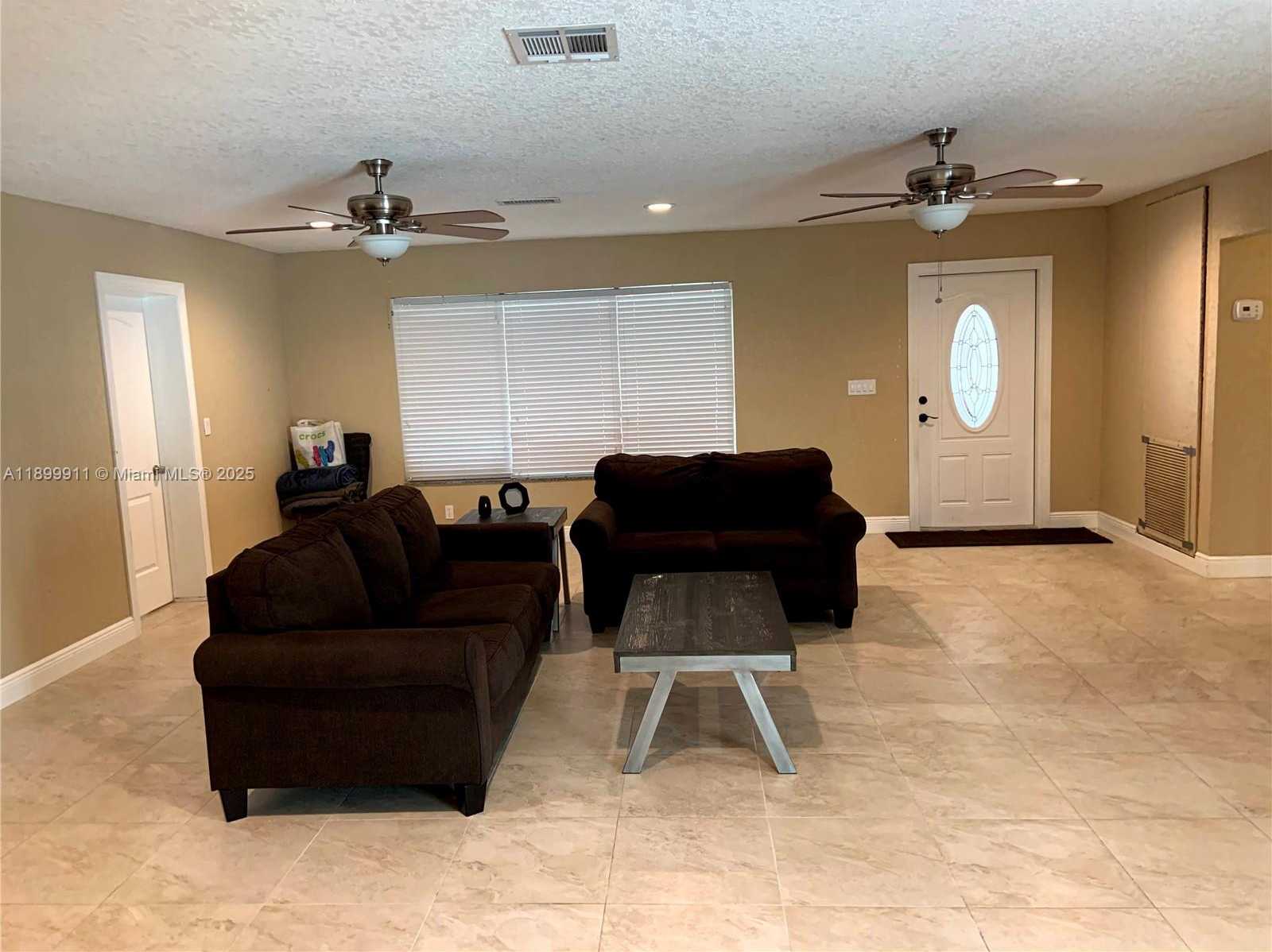 Small Image of 6407 SOUTH WEST 5TH ST, Pembroke Pines Number 24