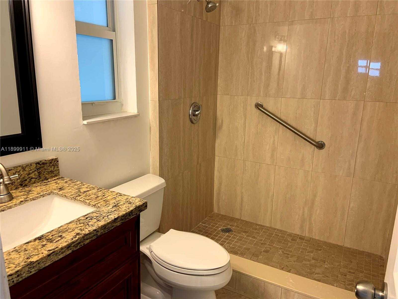 Small Image of 6407 SOUTH WEST 5TH ST, Pembroke Pines Number 31