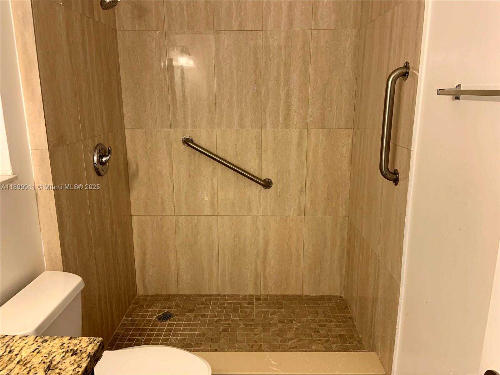 Small Image of 6407 SOUTH WEST 5TH ST, Pembroke Pines Number 33