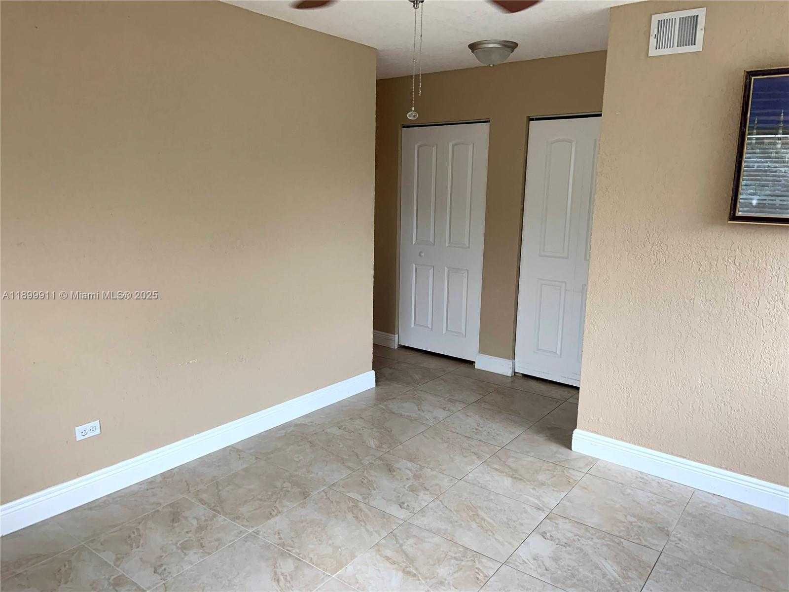 Small Image of 6407 SOUTH WEST 5TH ST, Pembroke Pines Number 34