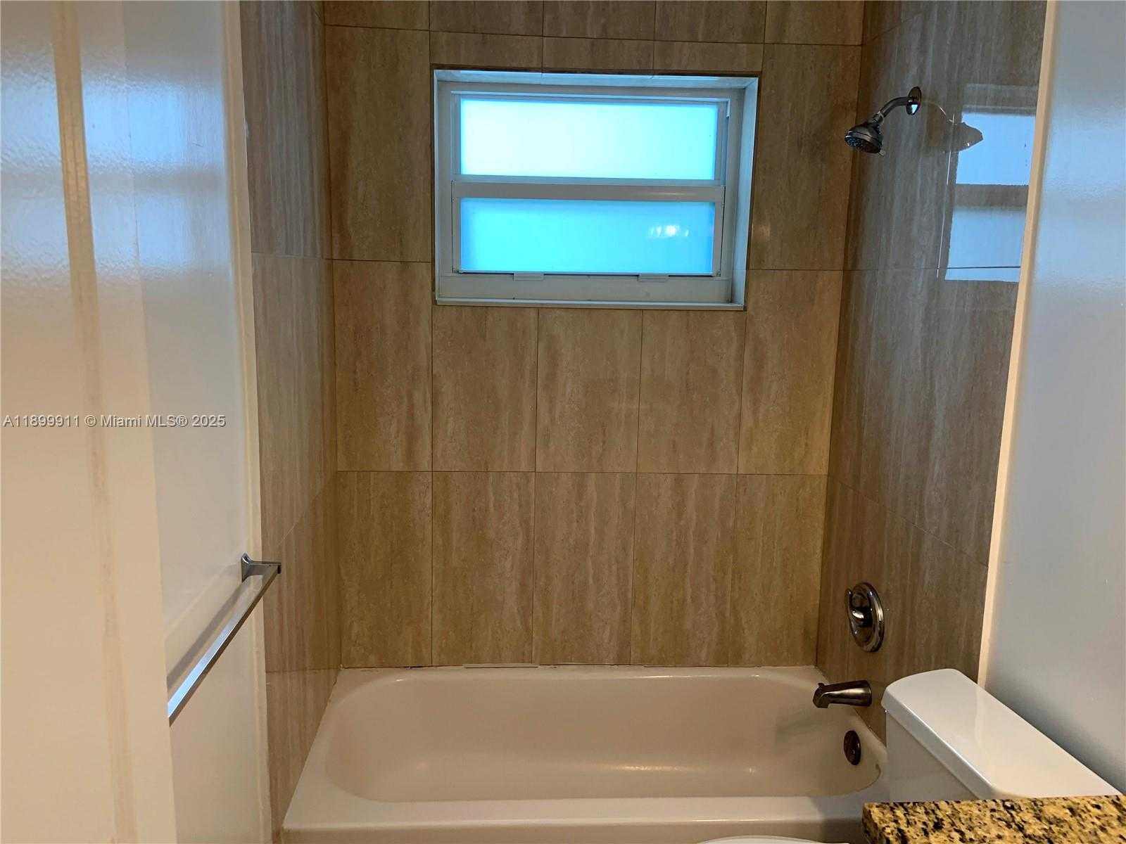 Small Image of 6407 SOUTH WEST 5TH ST, Pembroke Pines Number 36