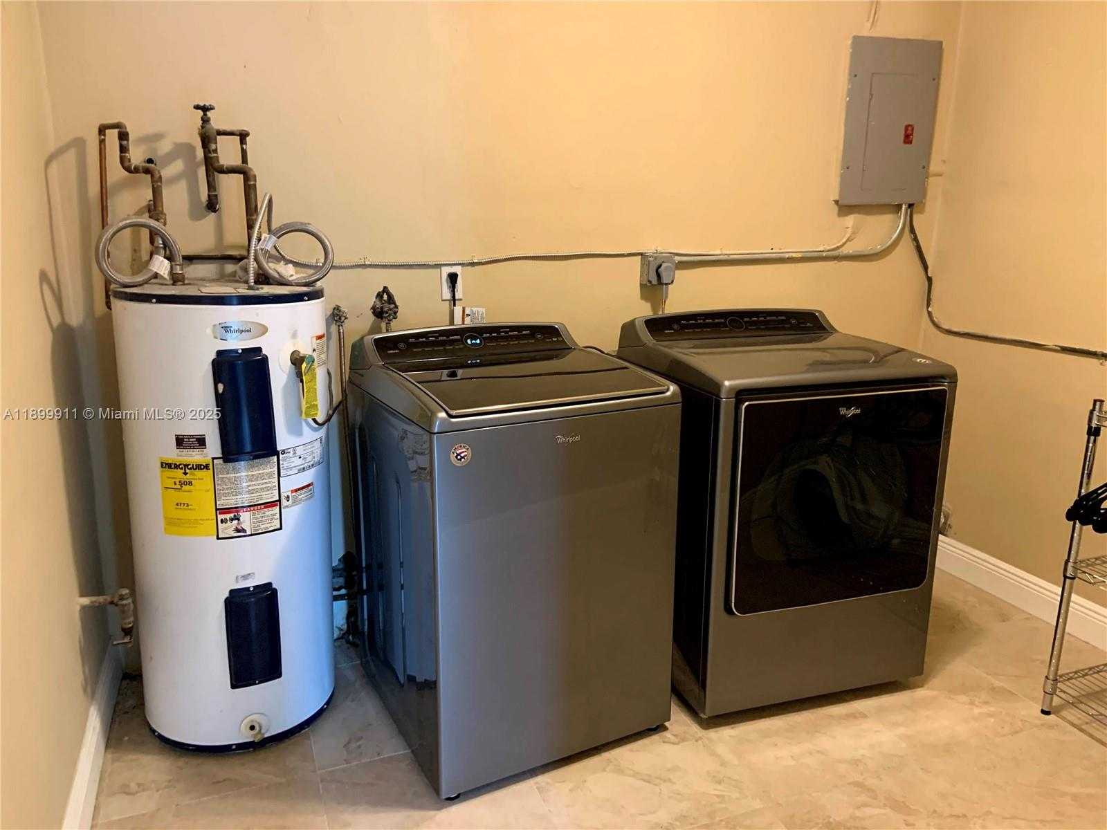 Small Image of 6407 SOUTH WEST 5TH ST, Pembroke Pines Number 37