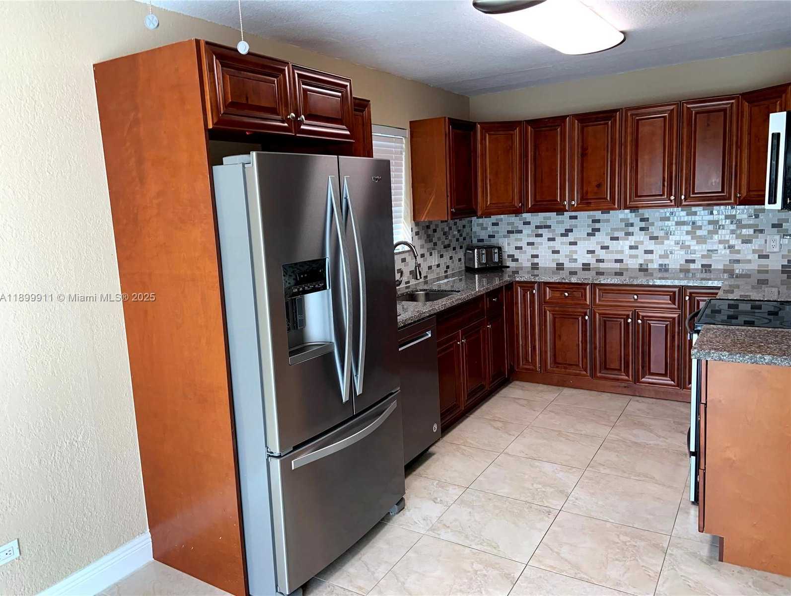 Small Image of 6407 SOUTH WEST 5TH ST, Pembroke Pines Number 51