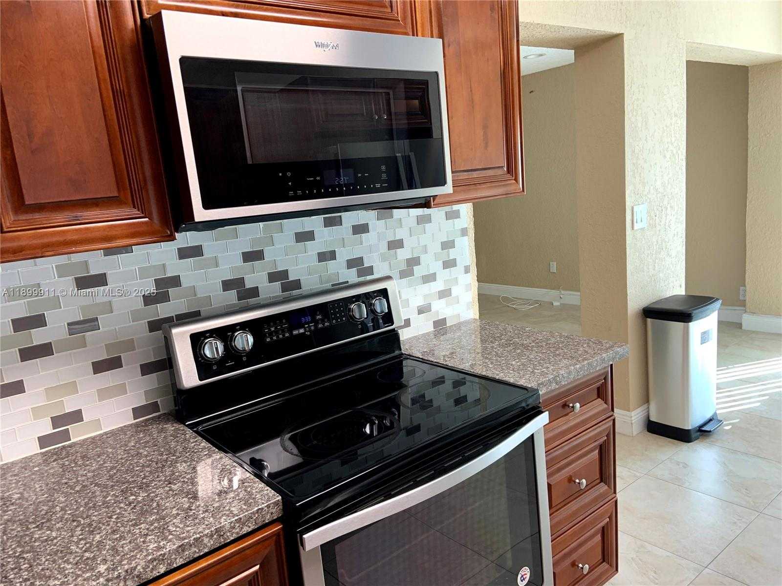 Small Image of 6407 SOUTH WEST 5TH ST, Pembroke Pines Number 57