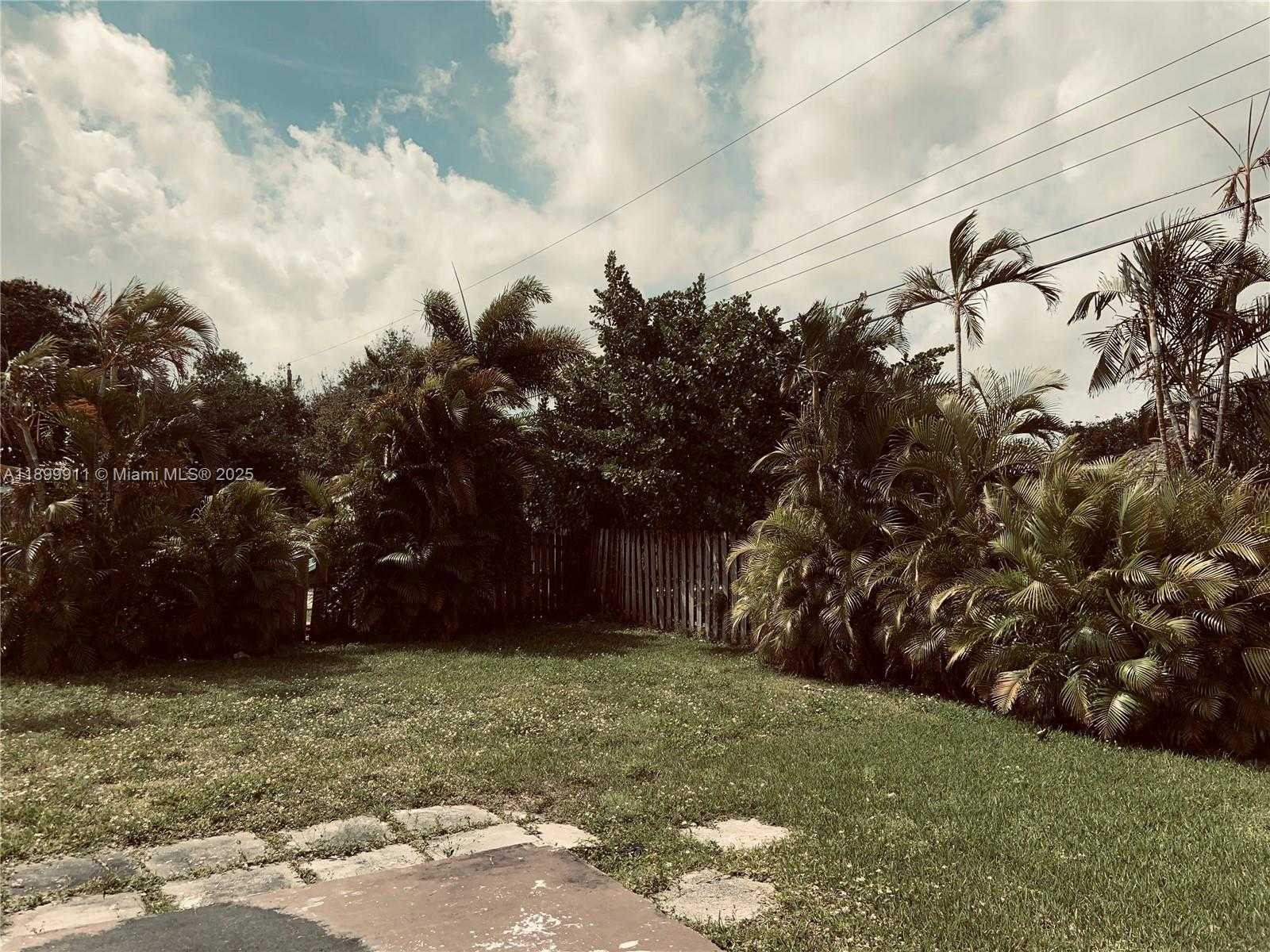 Small Image of 6407 SOUTH WEST 5TH ST, Pembroke Pines Number 58