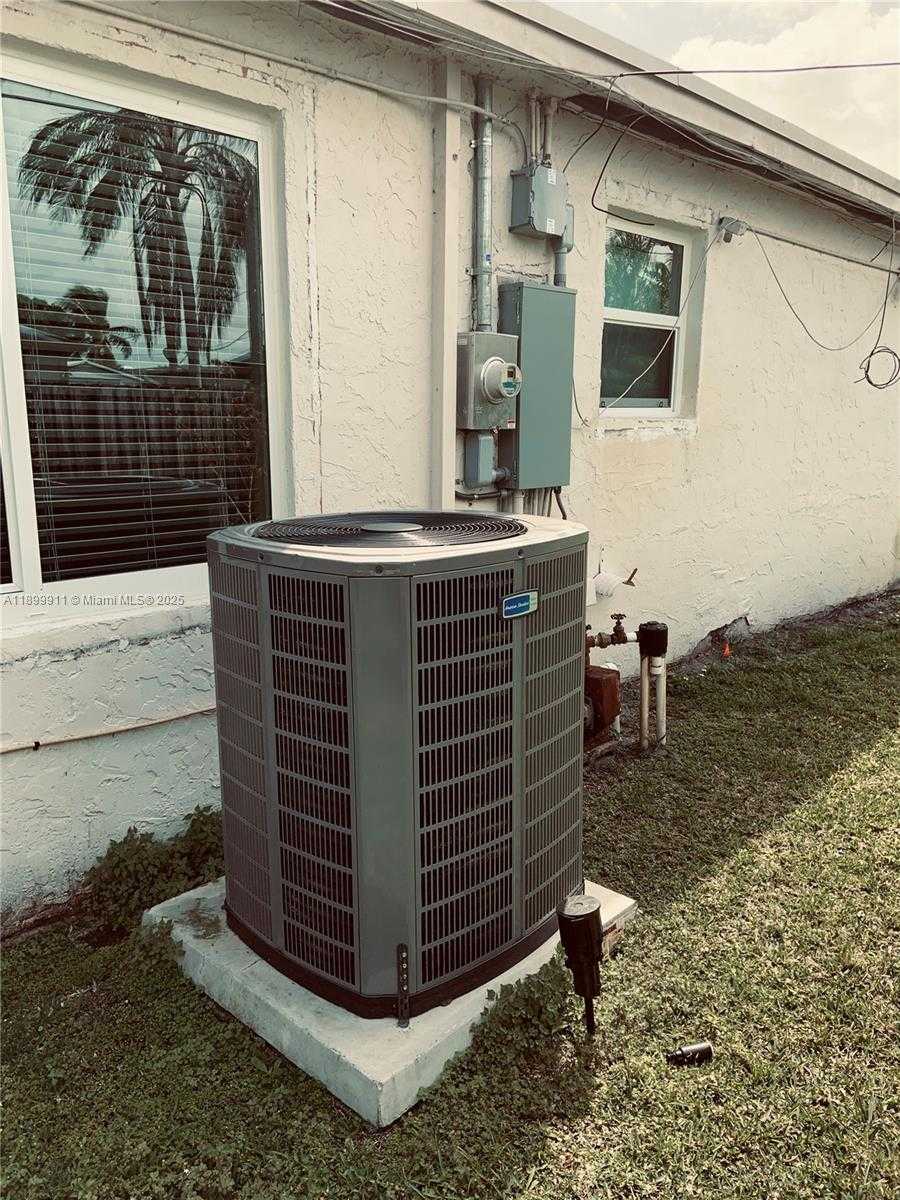 Small Image of 6407 SOUTH WEST 5TH ST, Pembroke Pines Number 59