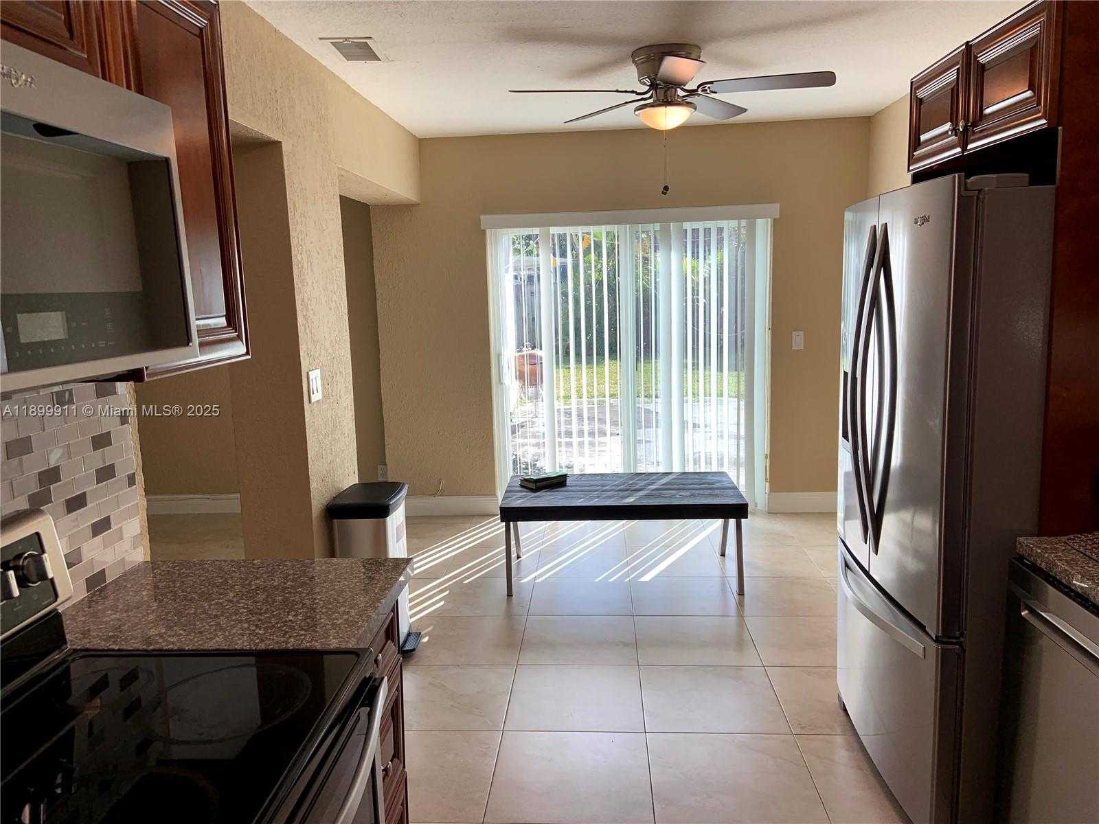 Small Image of 6407 SOUTH WEST 5TH ST, Pembroke Pines Number 60