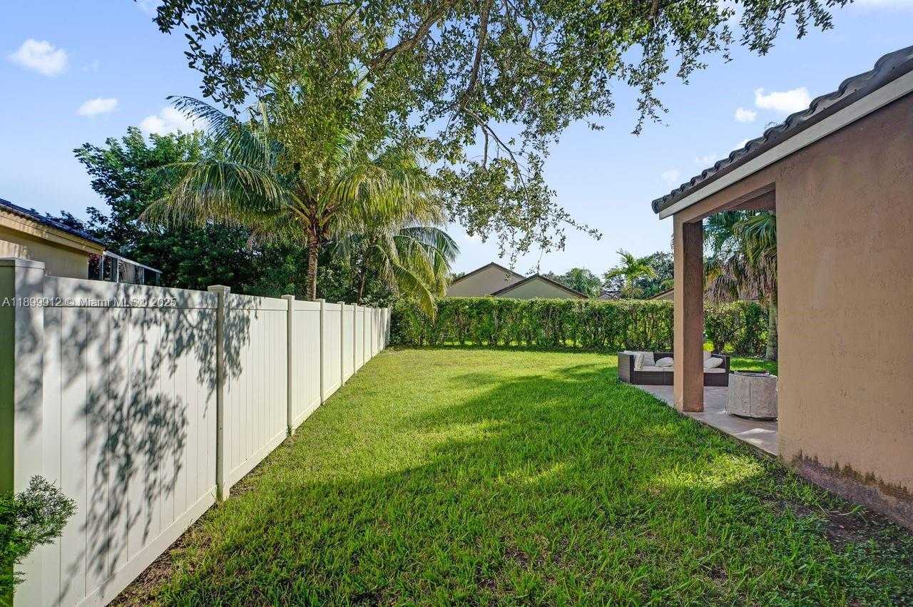 Small Image of 658 STANTON DR, Weston Number 12