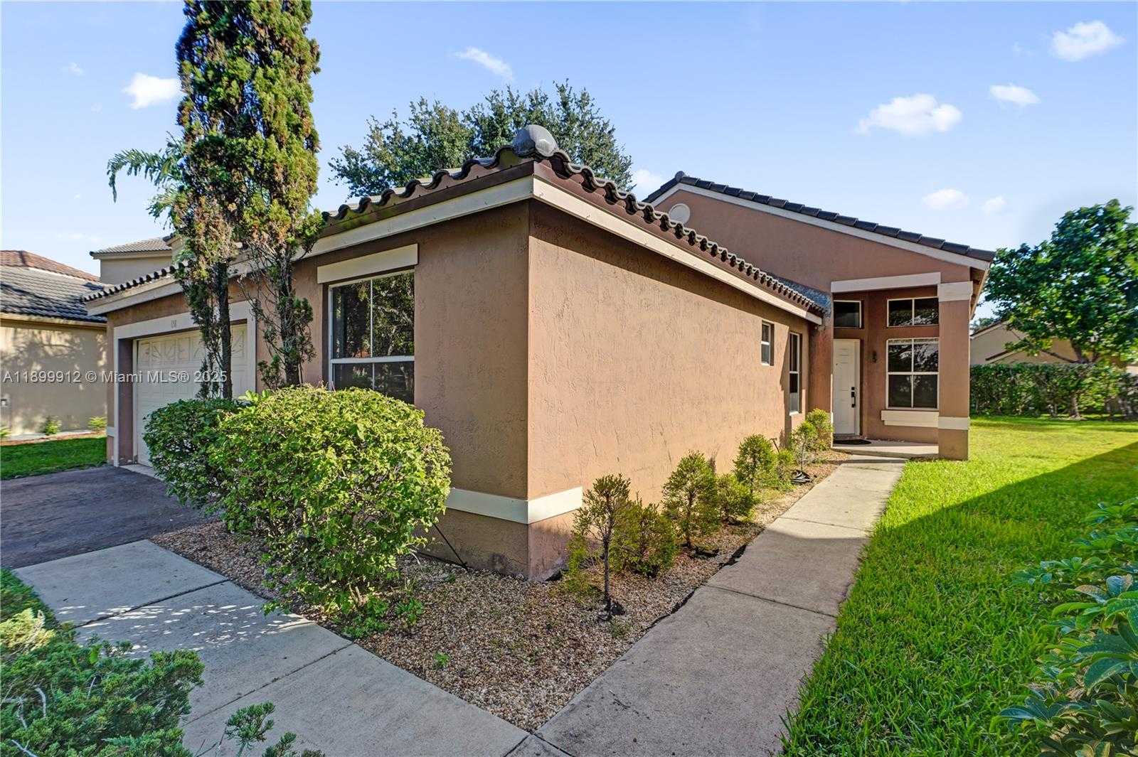 Small Image of 658 STANTON DR, Weston Number 3