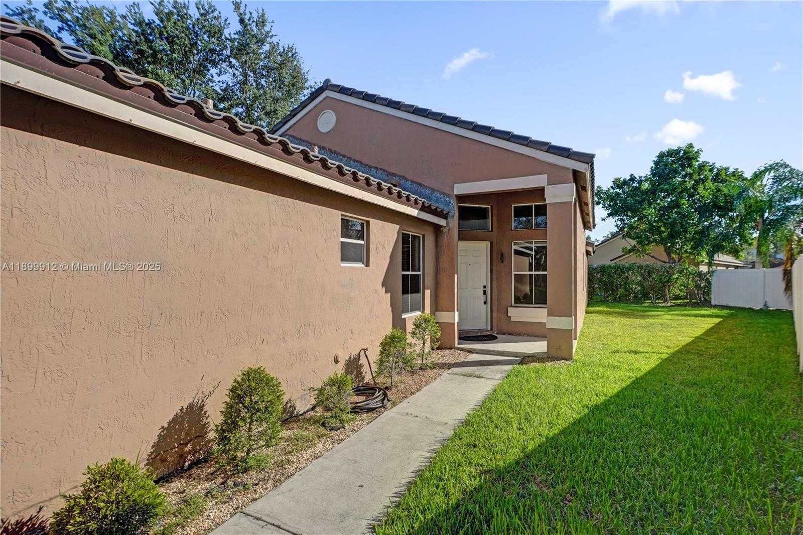 Small Image of 658 STANTON DR, Weston Number 4