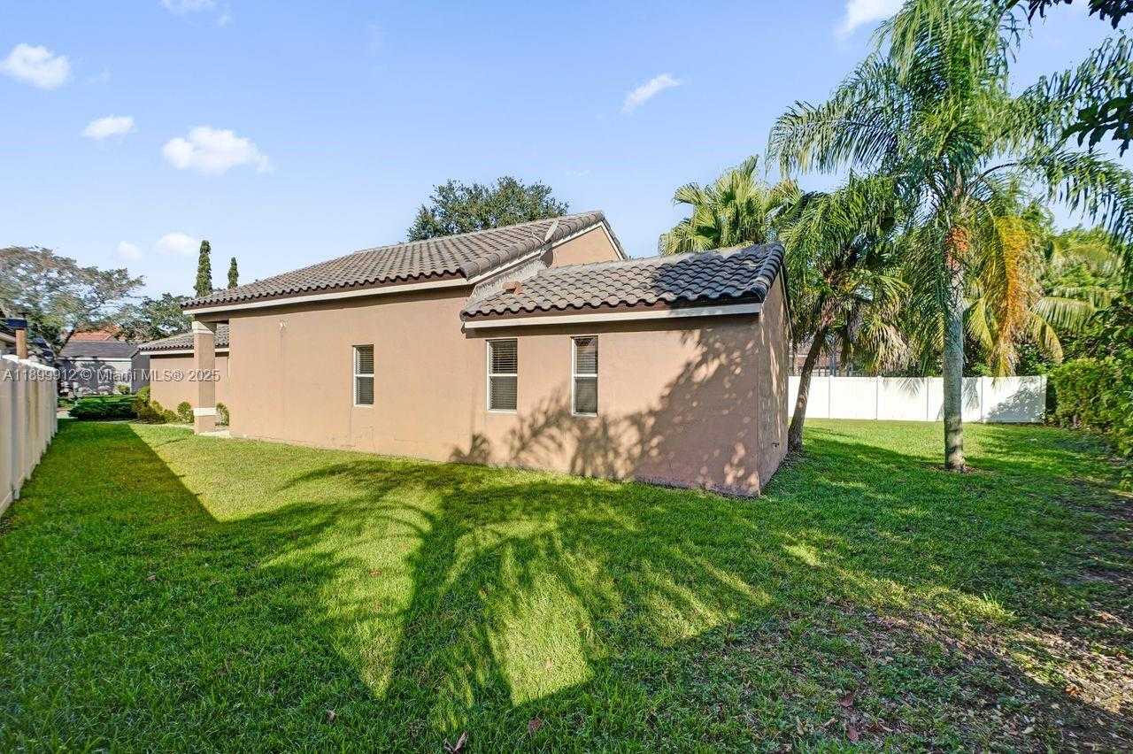 Small Image of 658 STANTON DR, Weston Number 5