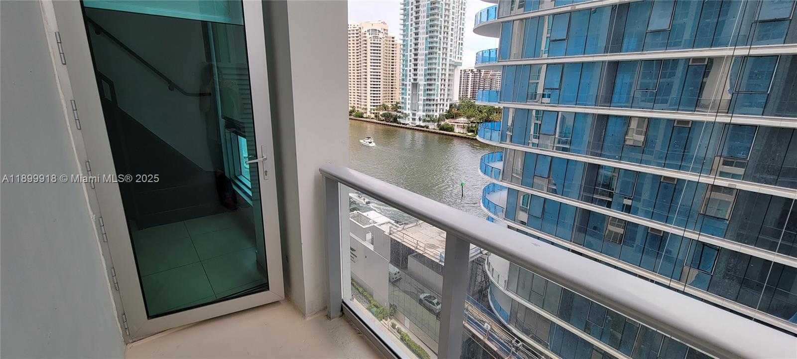 Small Image of 300 SOUTH BISCAYNE BLVD #L-1004, Miami Number 10