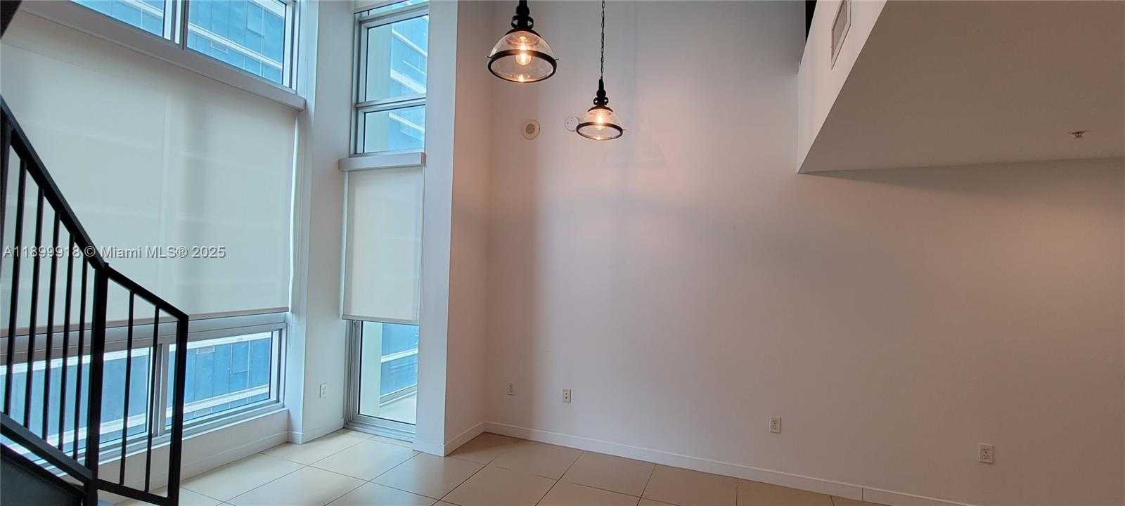 Small Image of 300 SOUTH BISCAYNE BLVD #L-1004, Miami Number 4