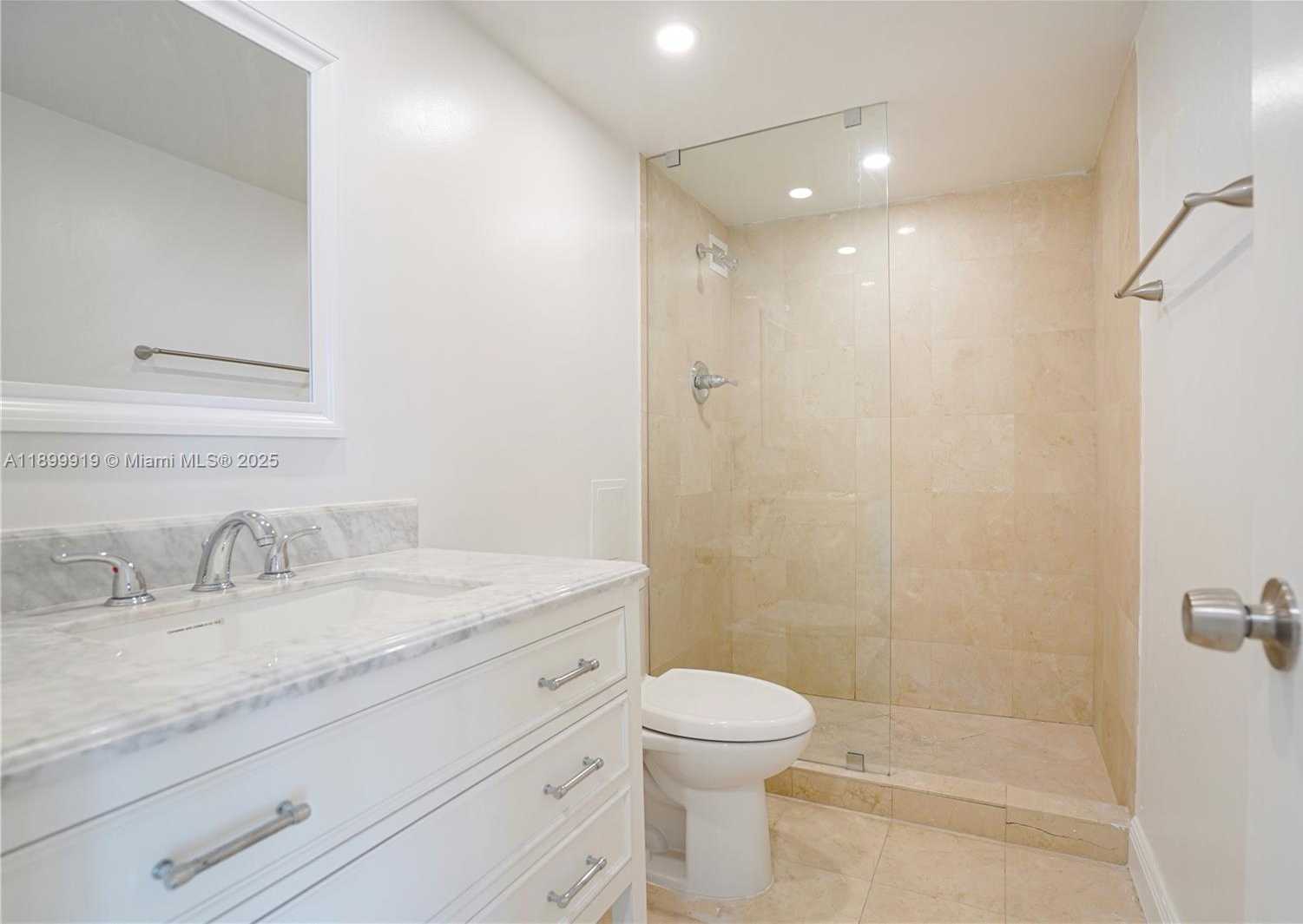 Small Image of 5101 COLLINS AVE #14E, Miami Beach Number 7