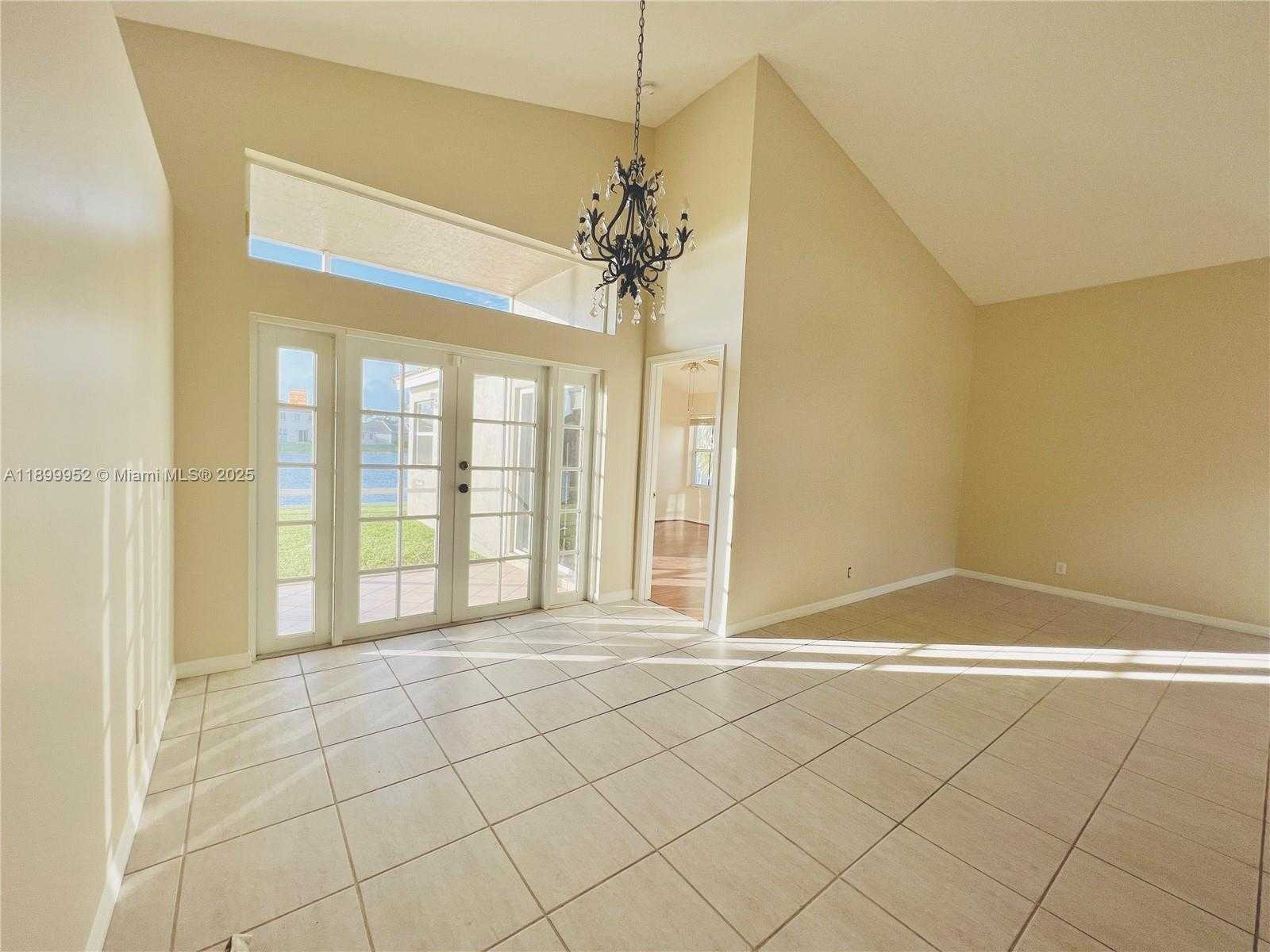 Small Image of 968 SAVANNAH FALLS DR, Weston Number 11