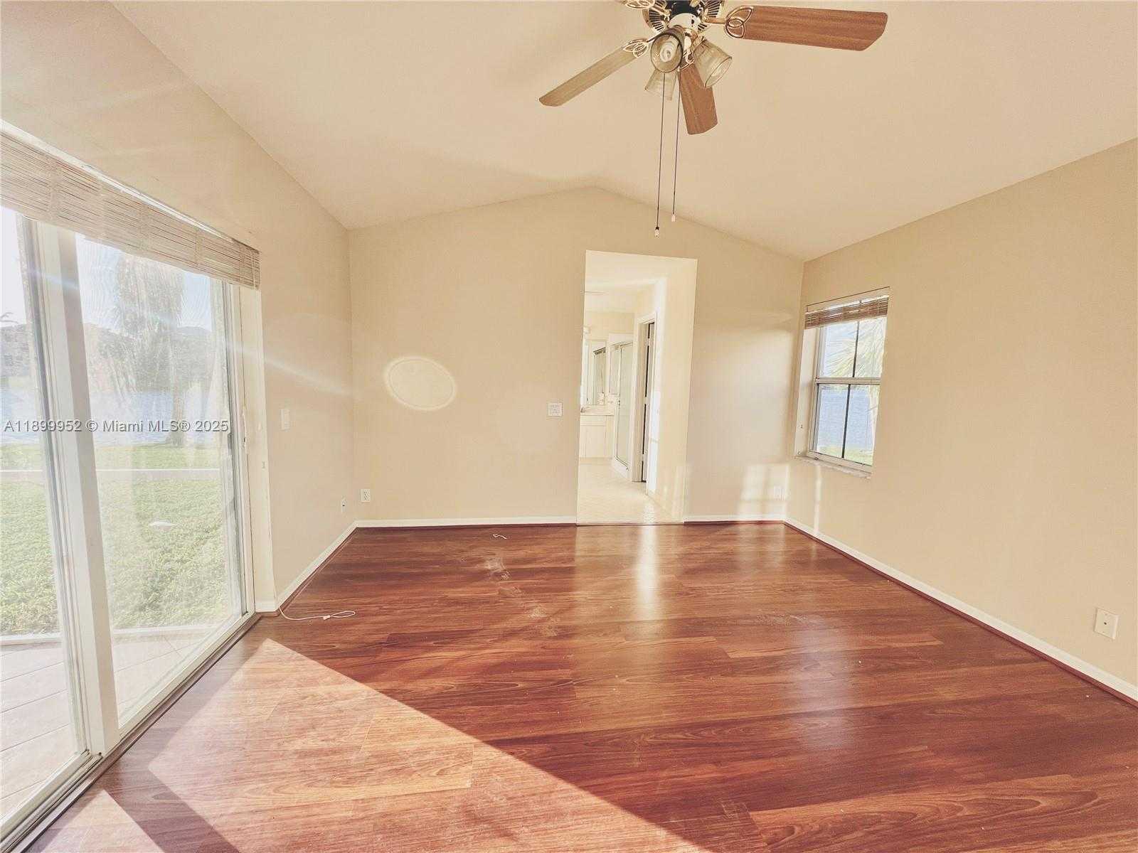 Small Image of 968 SAVANNAH FALLS DR, Weston Number 14
