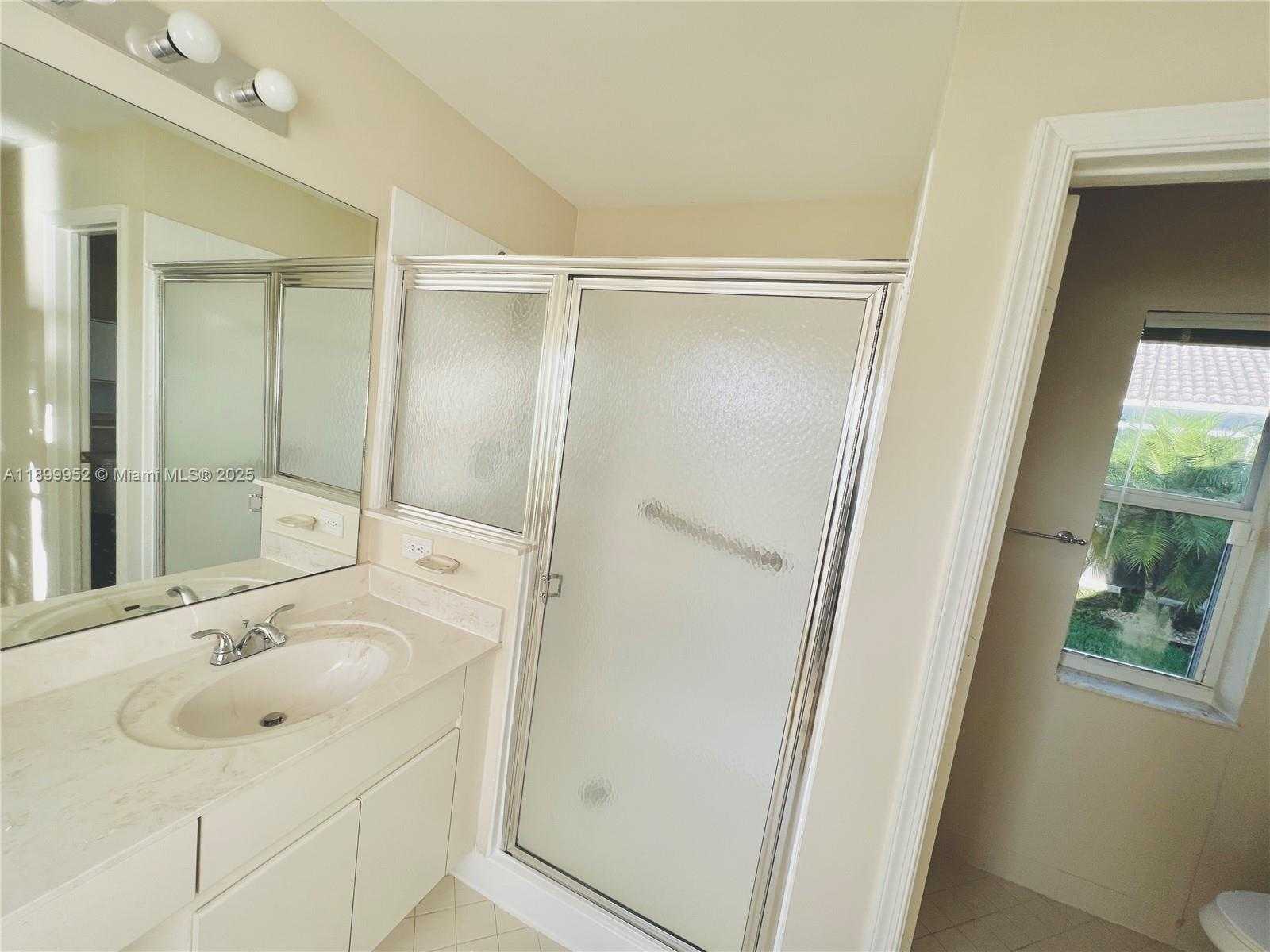 Small Image of 968 SAVANNAH FALLS DR, Weston Number 16