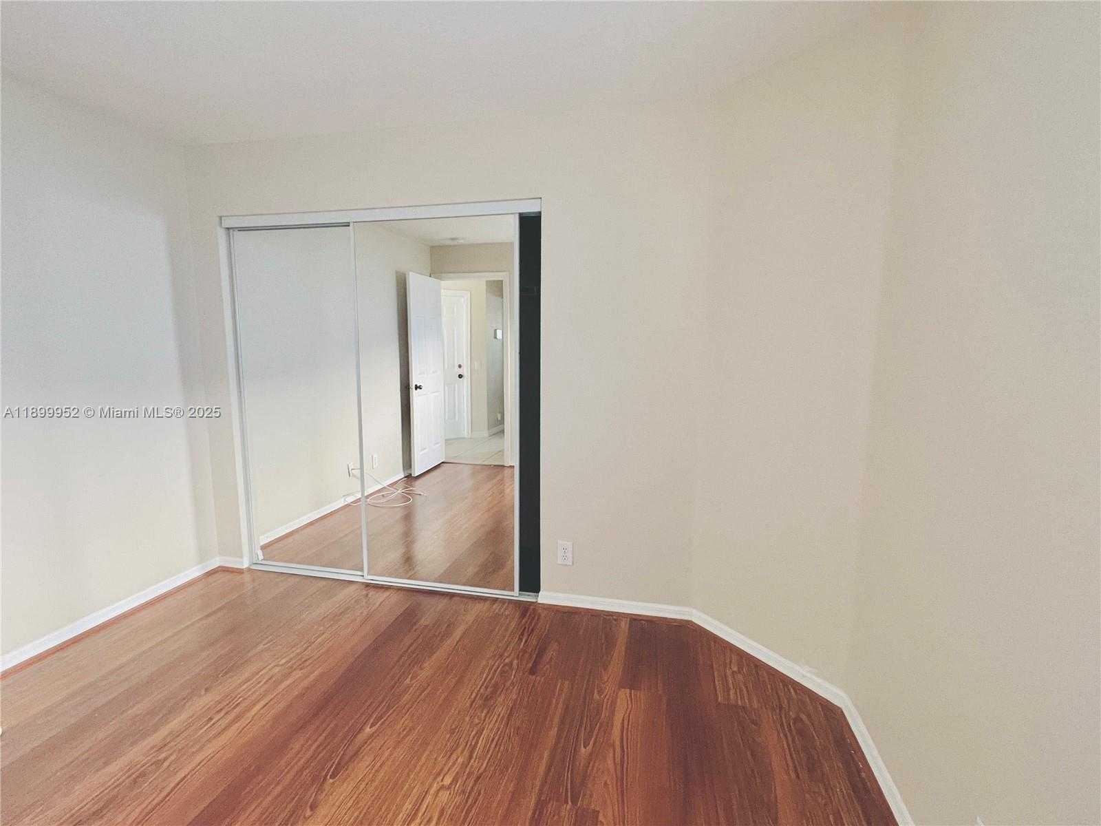 Small Image of 968 SAVANNAH FALLS DR, Weston Number 17