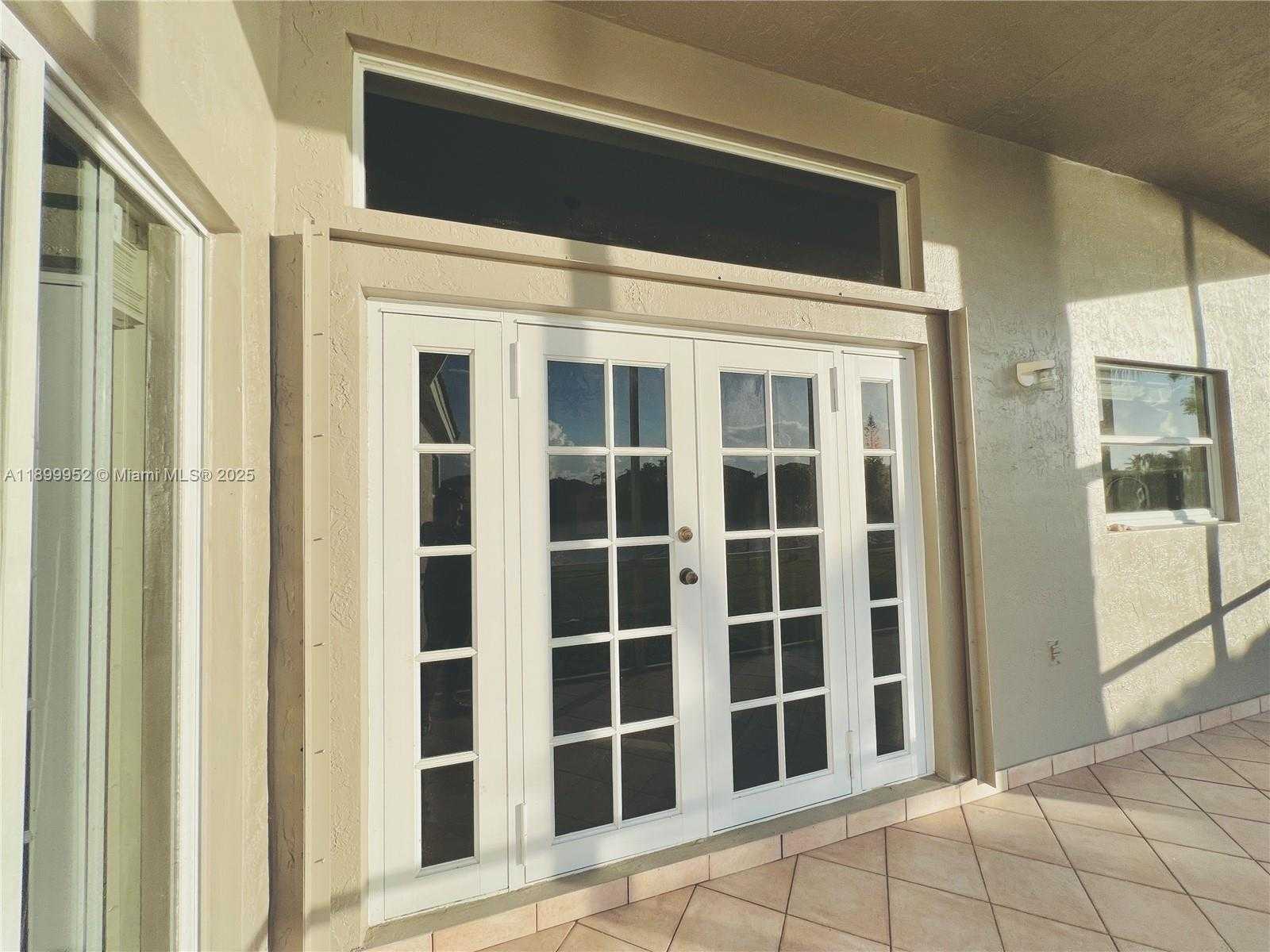 Small Image of 968 SAVANNAH FALLS DR, Weston Number 23
