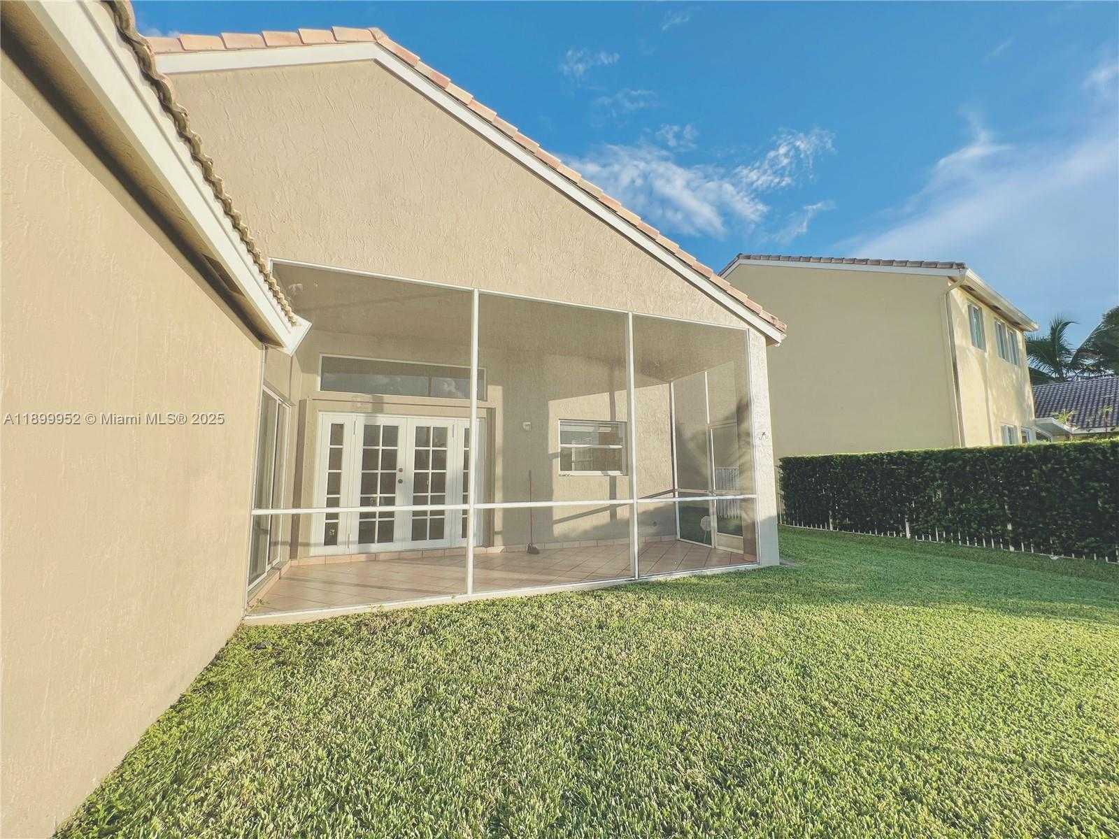 Small Image of 968 SAVANNAH FALLS DR, Weston Number 25