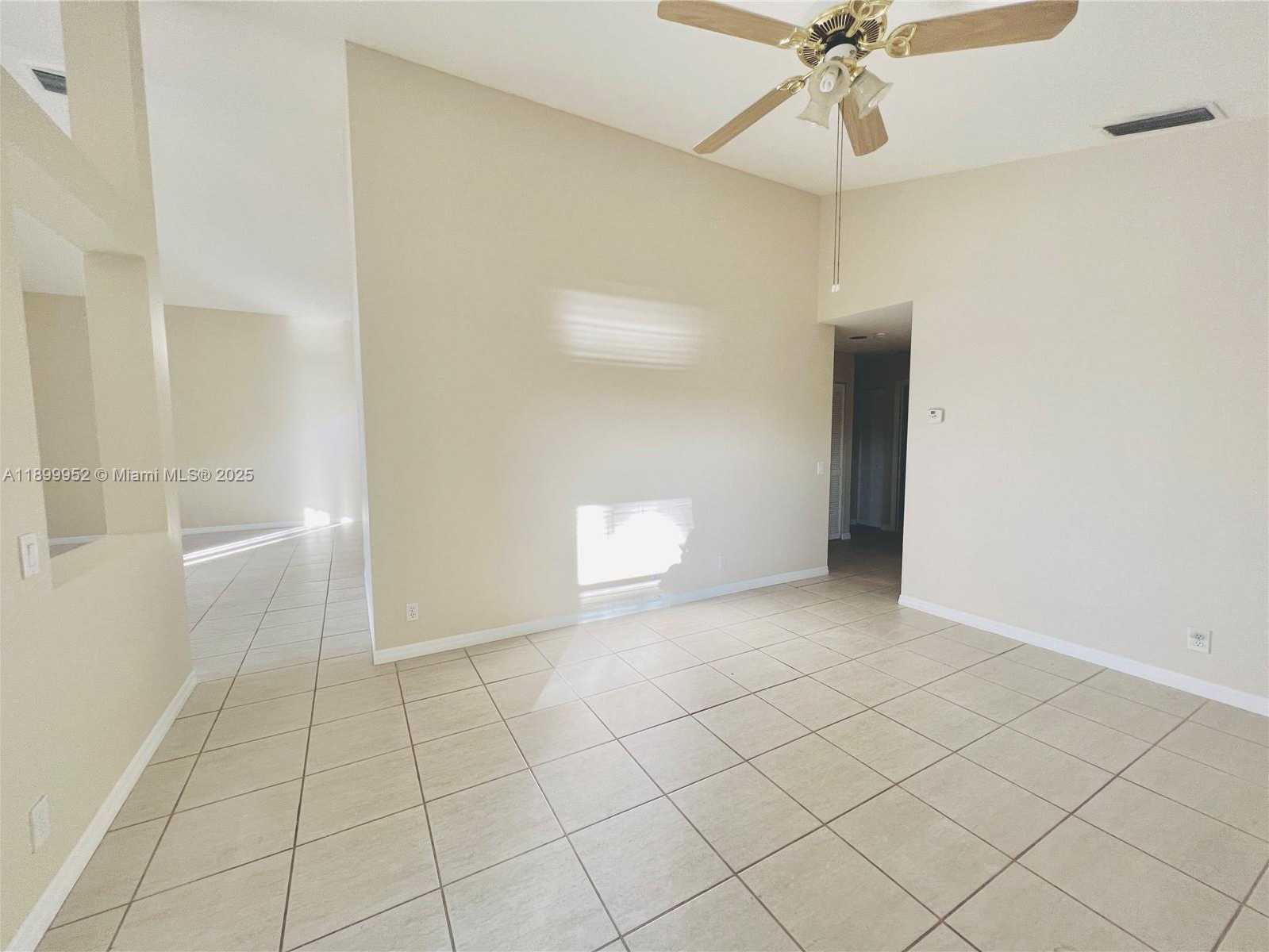Small Image of 968 SAVANNAH FALLS DR, Weston Number 9