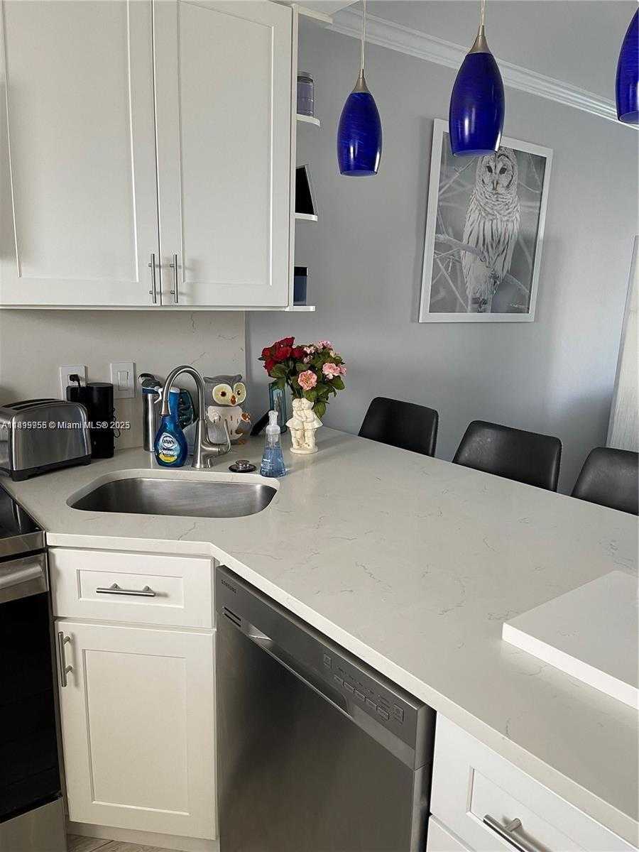 Small Image of 2861 LEONARD DR #F508, Aventura Number 12