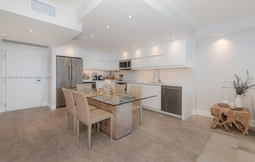 Small Image of 2301 COLLINS AVE #738, Miami Beach Number 14