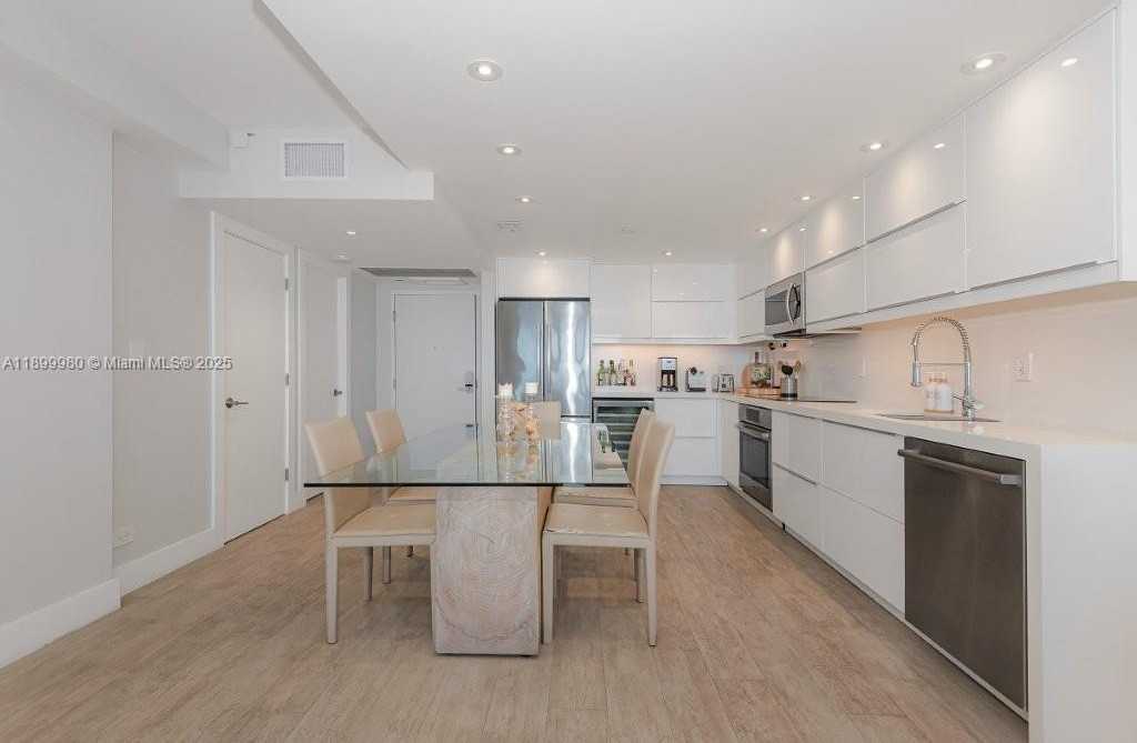 Small Image of 2301 COLLINS AVE #738, Miami Beach Number 15