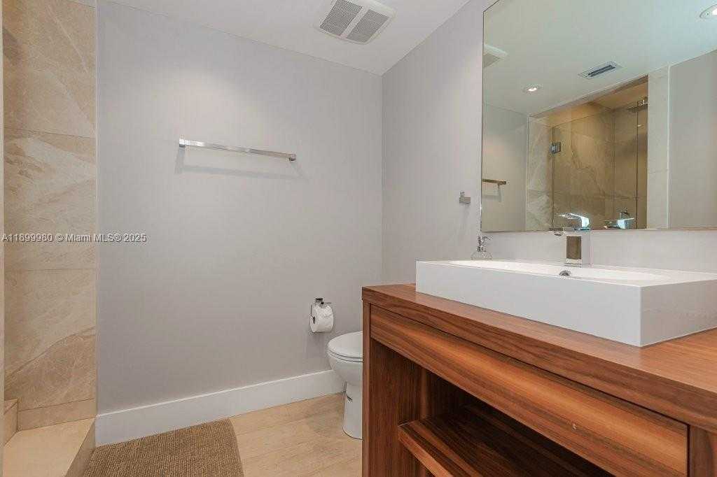 Small Image of 2301 COLLINS AVE #738, Miami Beach Number 17