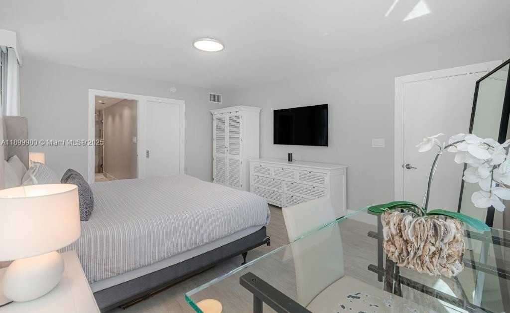 Small Image of 2301 COLLINS AVE #738, Miami Beach Number 22