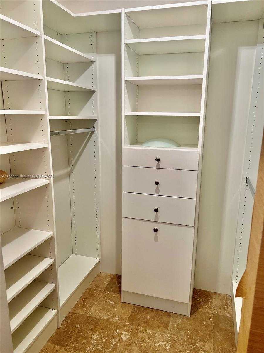 Small Image of 300 SOUTH BISCAYNE BLVD #2006, Miami Number 12