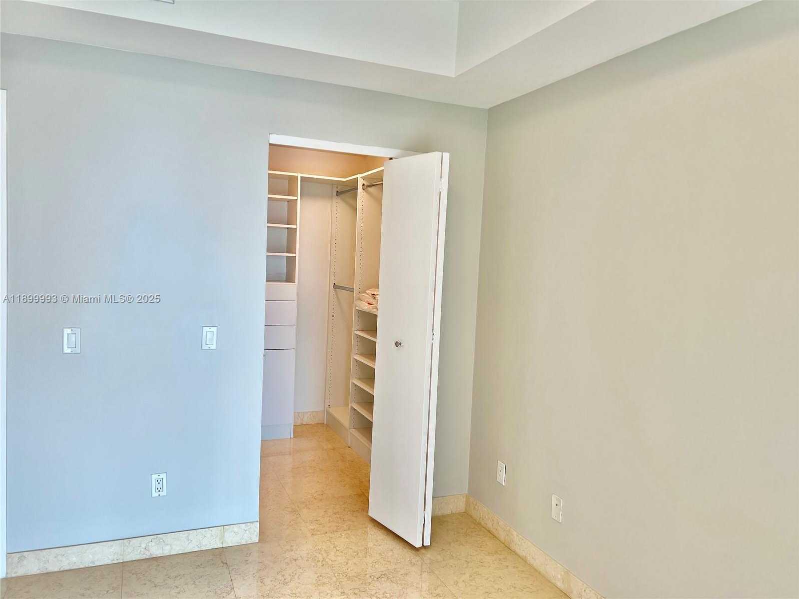 Small Image of 300 SOUTH BISCAYNE BLVD #2006, Miami Number 13